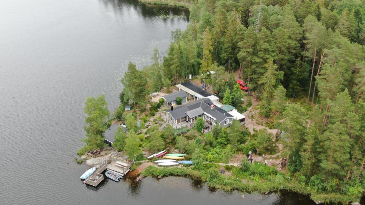 Vristulvens Aeventyrscenter Hotel Mariestad Bagian luar foto
